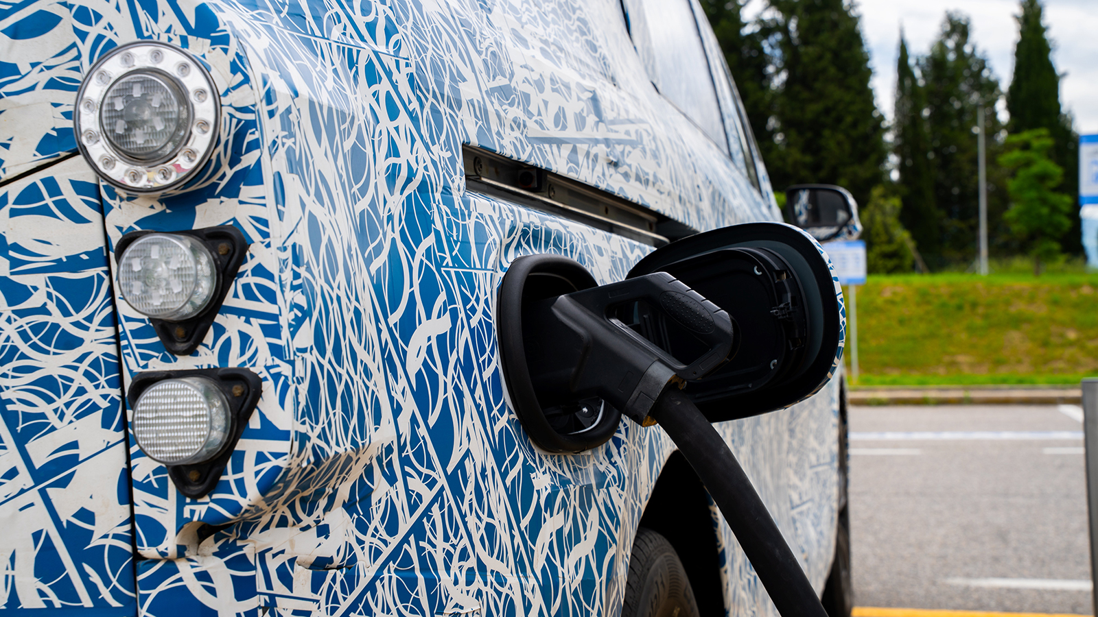 Mercedes VLE: Κάλυψε 1.090 χλμ. με δύο φορτίσεις 15 λεπτών